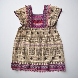Girl’s traditional Thai dress size 6 with embroidery